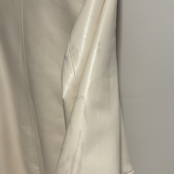 Aritzia Wilfred Off White Memories Vegan Leather Blazer Size M - Picture 8 of 9